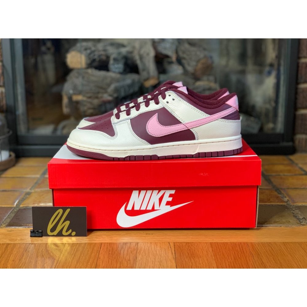 Sz 10.5 Nike Dunk Low Retro PRM “Valentines Day” Athletic Sneakers DR9705-100